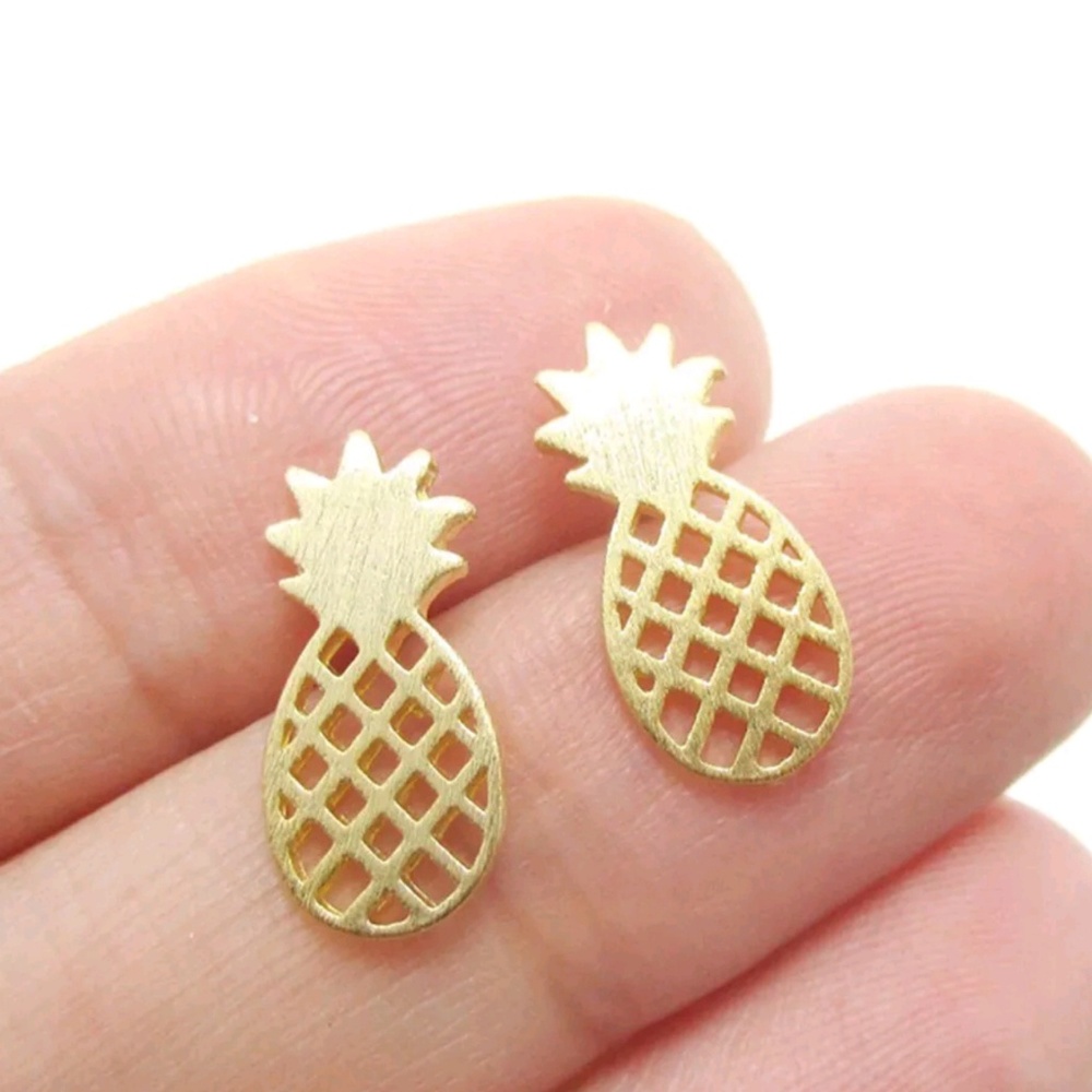 🍍Adorable Gold Pineapple Stud Earrings🍍 - Picture 4 of 6